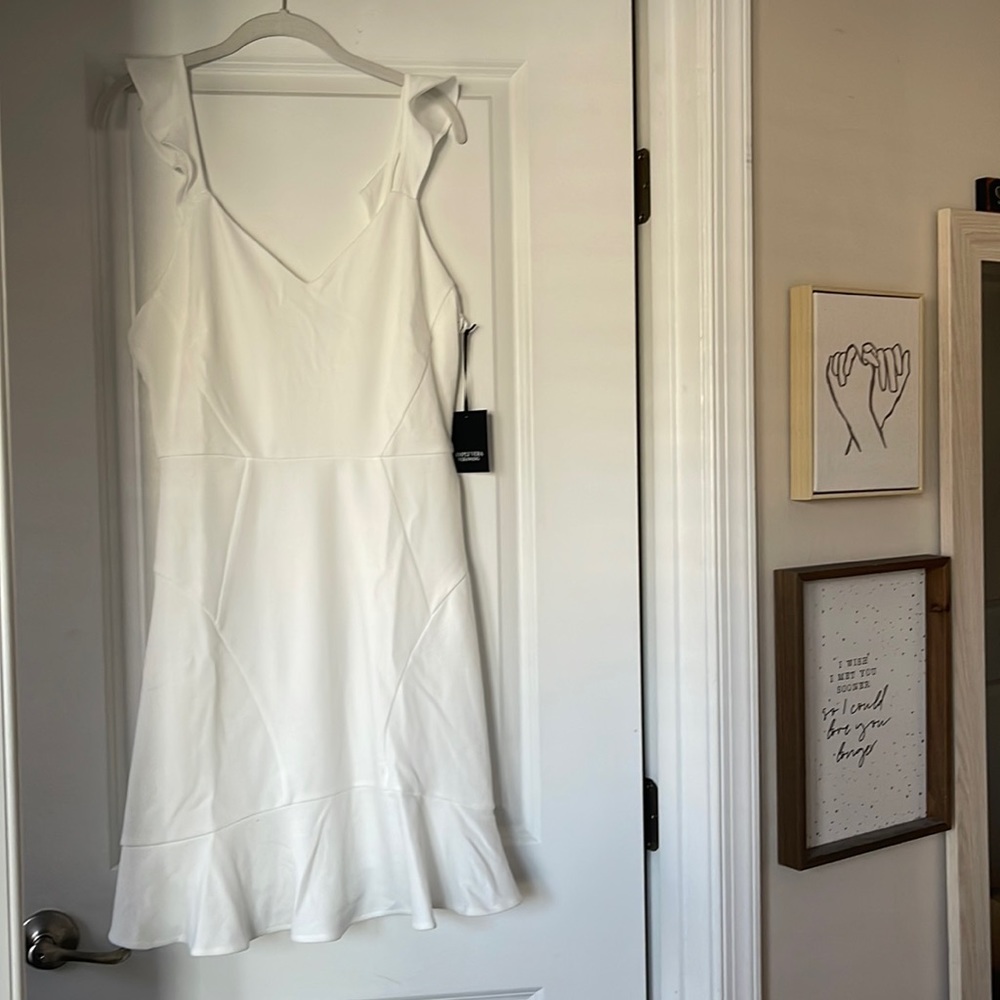 Simply Vera white dress size Medium NWT